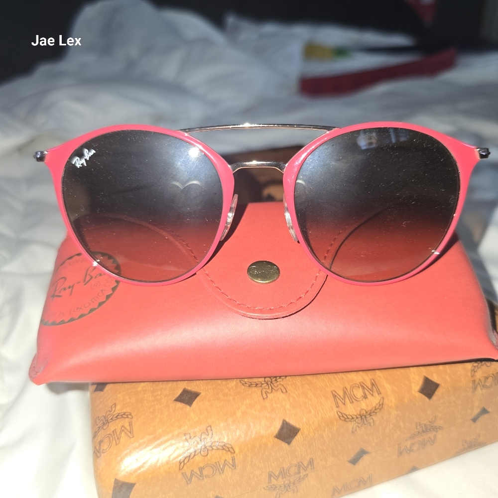 Womans RayBan Sunglasses